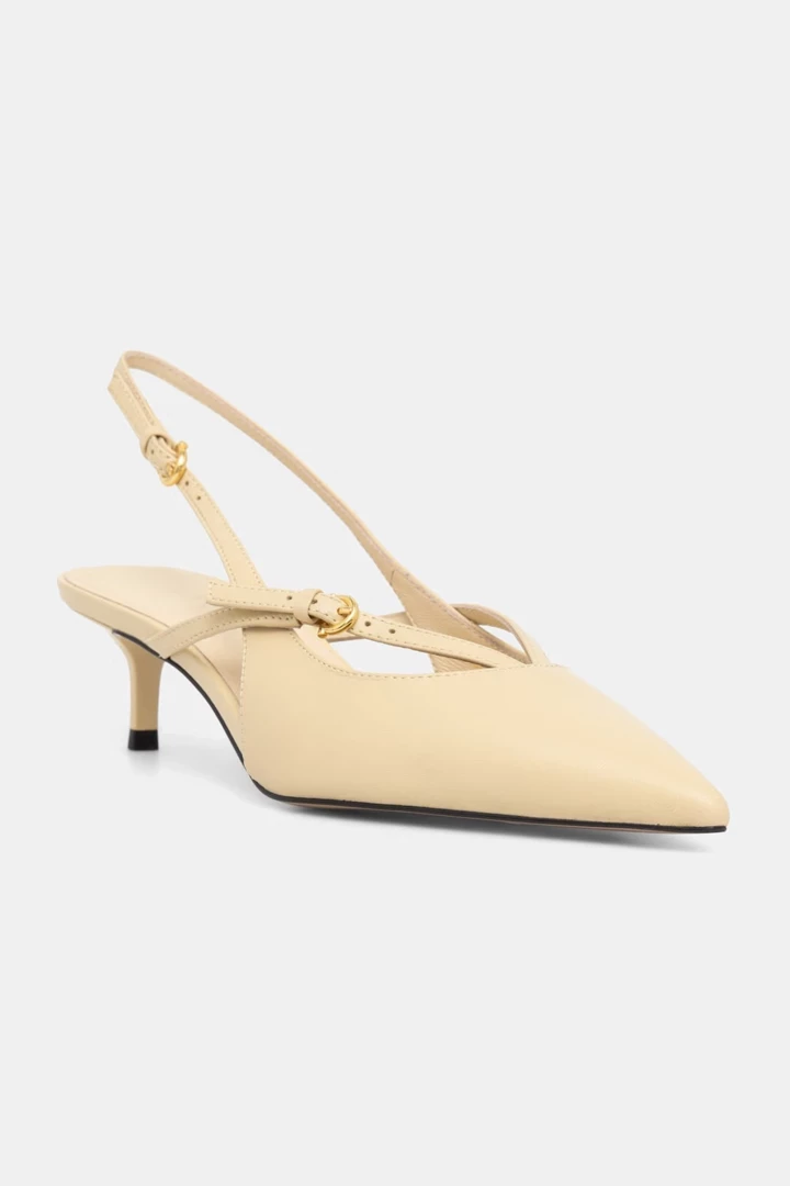 Micro-heeled shoes are the favorite footwear of fashion insiders 20 Micro-heeled shoes are the favorite footwear of fashion insiders10