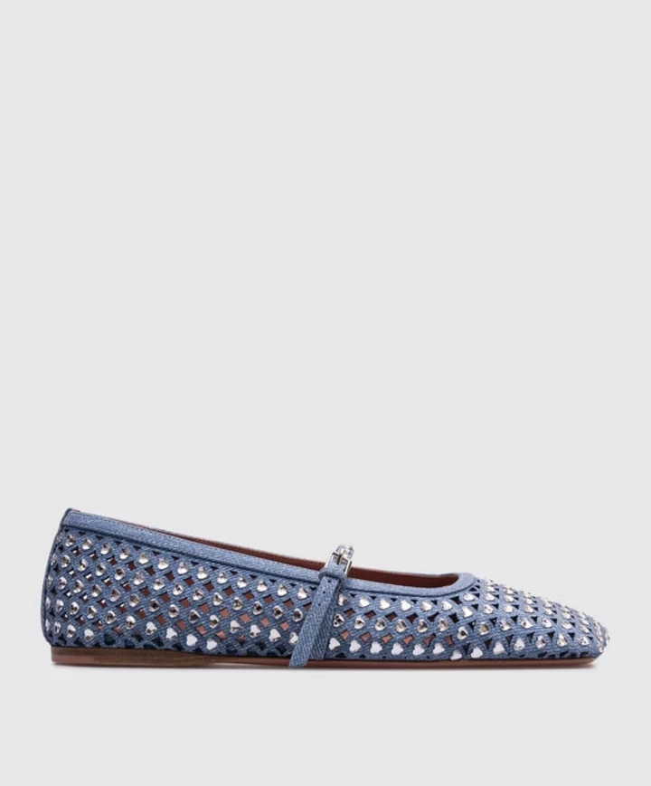 The most fashionable ballet flats this spring are blue8