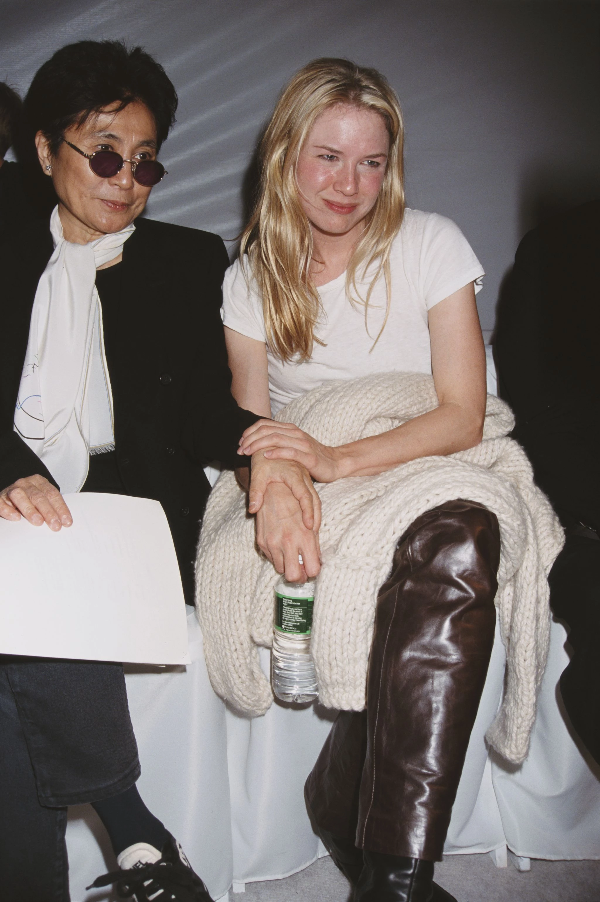 Yoko Ono and Renee Zellweger at the Matt Nye Spring/Summer 2000 show, 199911