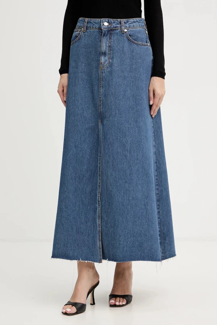 This simple thing makes any look stylish - a spring 2026 trend6