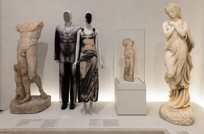 First Look at Costume Art — the Most Important Fashion Exhibition of&hellip;