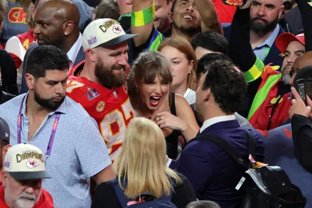 Taylor Swift und Travis Kelces Beziehungszeitachse: Der vollständige Leitfaden von Anfang bis Verlobung 13