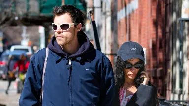 Le mariage hivernal discret de Harry Styles et Zoë Kravitz en dit long sur leur lien, et le refus de Niall Horan, « trop occupé », en dit encore plus. 12