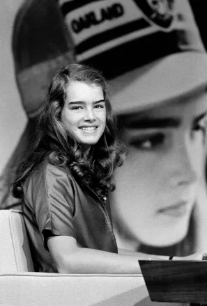 Brooke Shields' Acorn TV Series 'You're Killing Me': Season 2 Updates 8