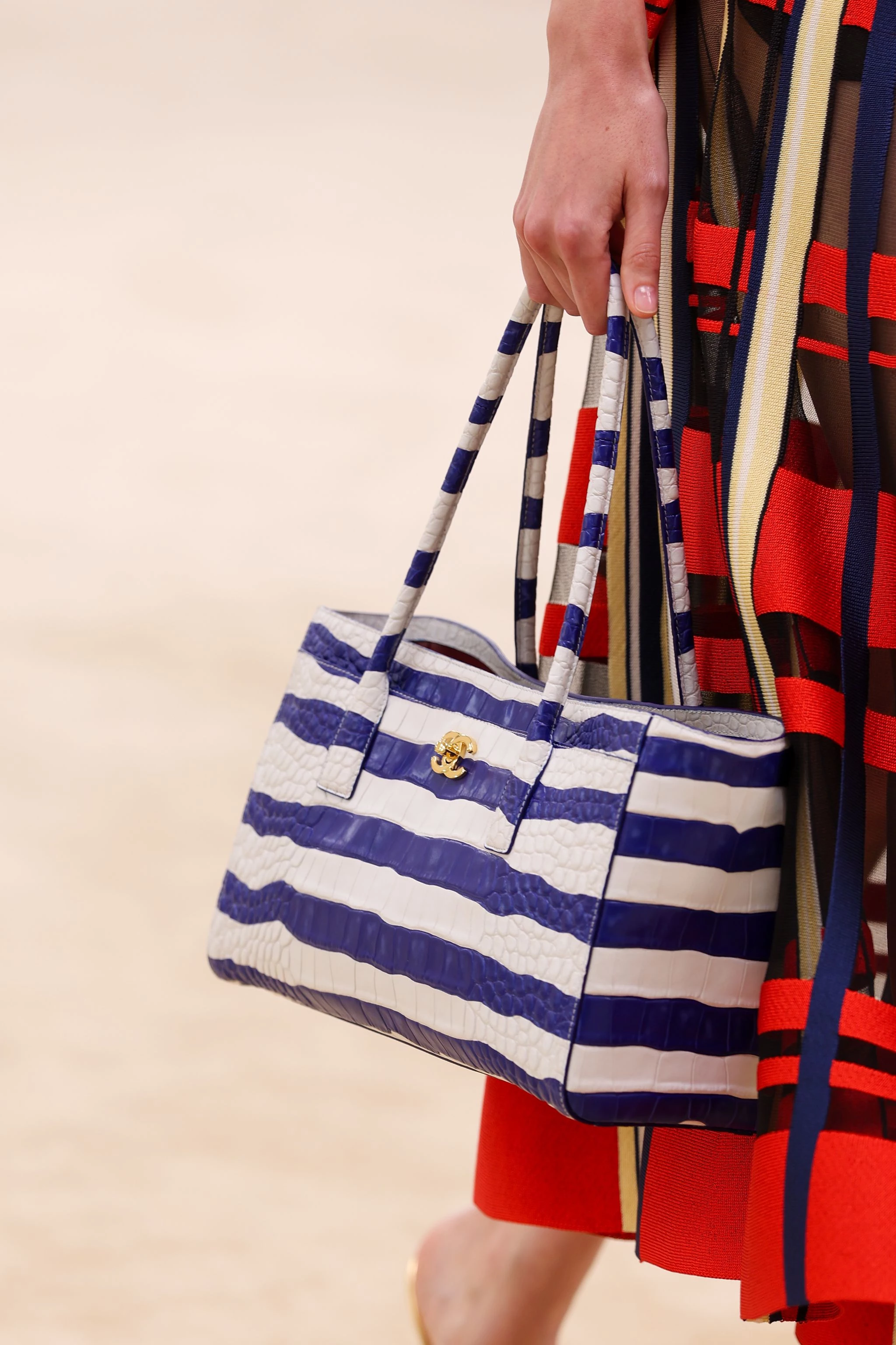 22 bags from the new Chanel collection that you want to take on vacation right now21