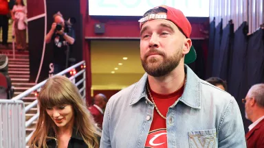 Taylor Swift und Travis Kelces passendes Denim-Date ist der wahre Beziehungstest 8