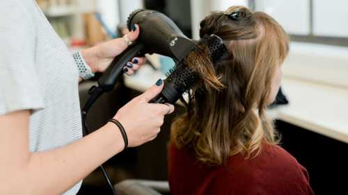 Stylish and versatile: 5 best haircuts for medium hair