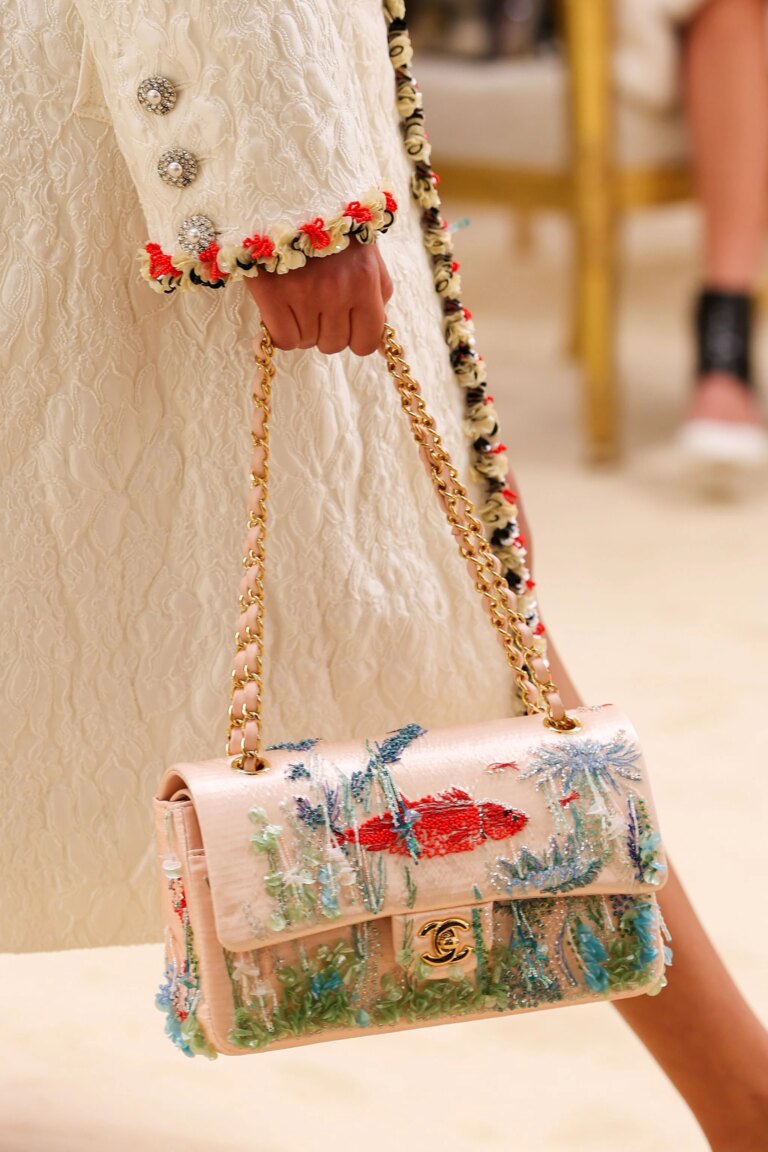 22 bags from the new Chanel collection that you want to take on vacation right now 5