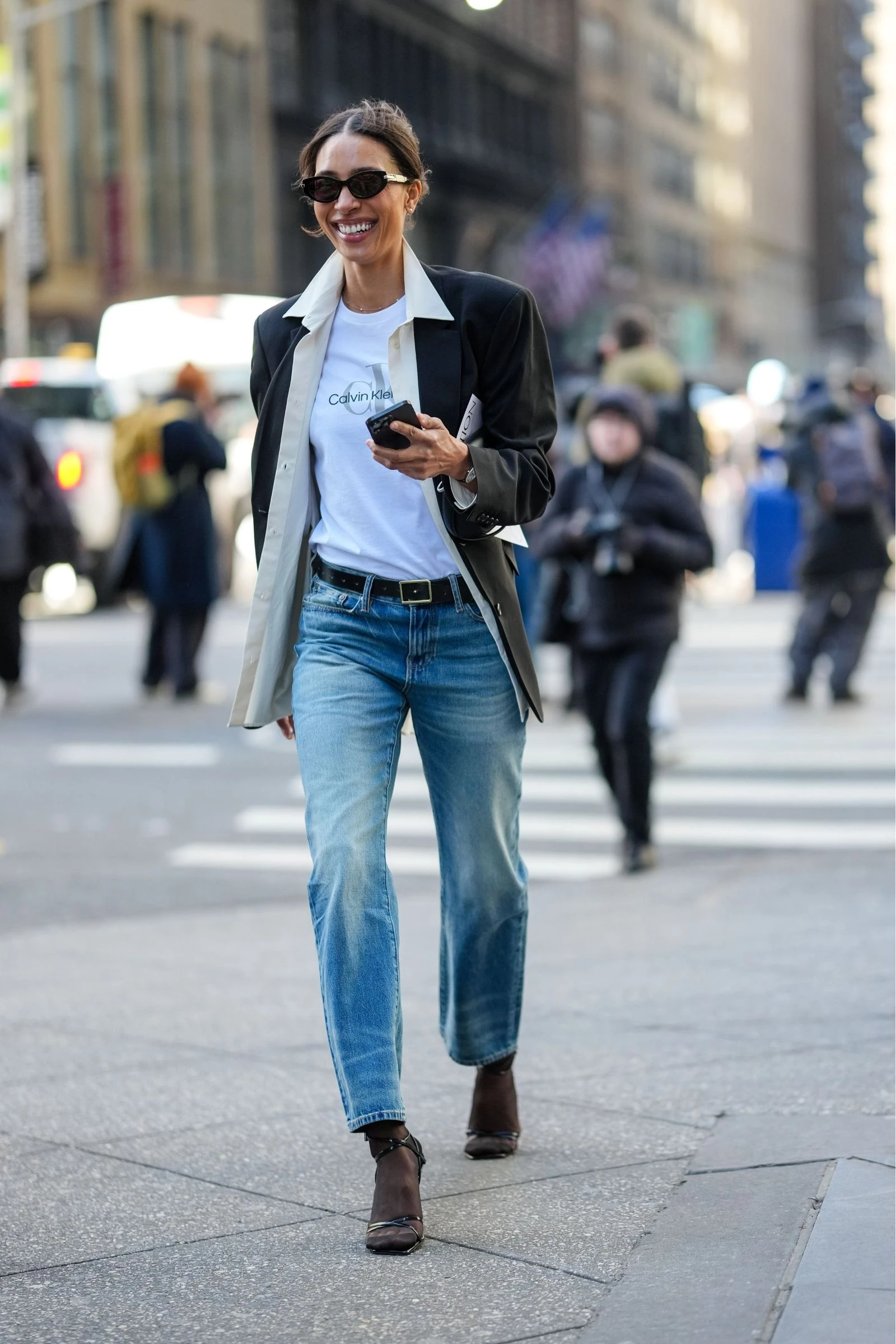 5 trendy ways to wear 1980s-style cigarette jeans8