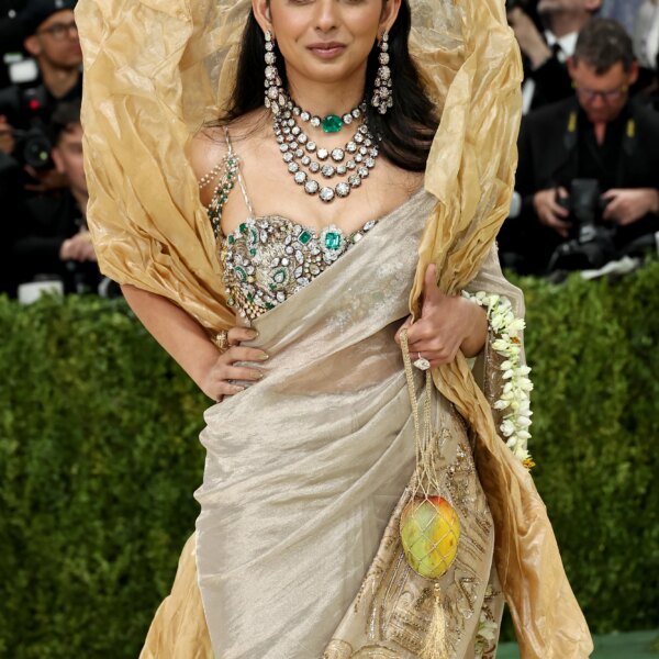 How many thousand carats did we count in Isha Ambani's look at&hellip;