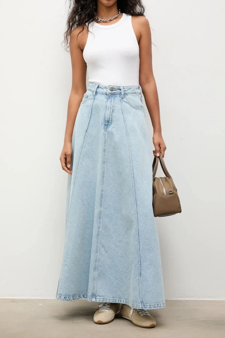 This simple thing makes any look stylish - a spring 2026 trend4