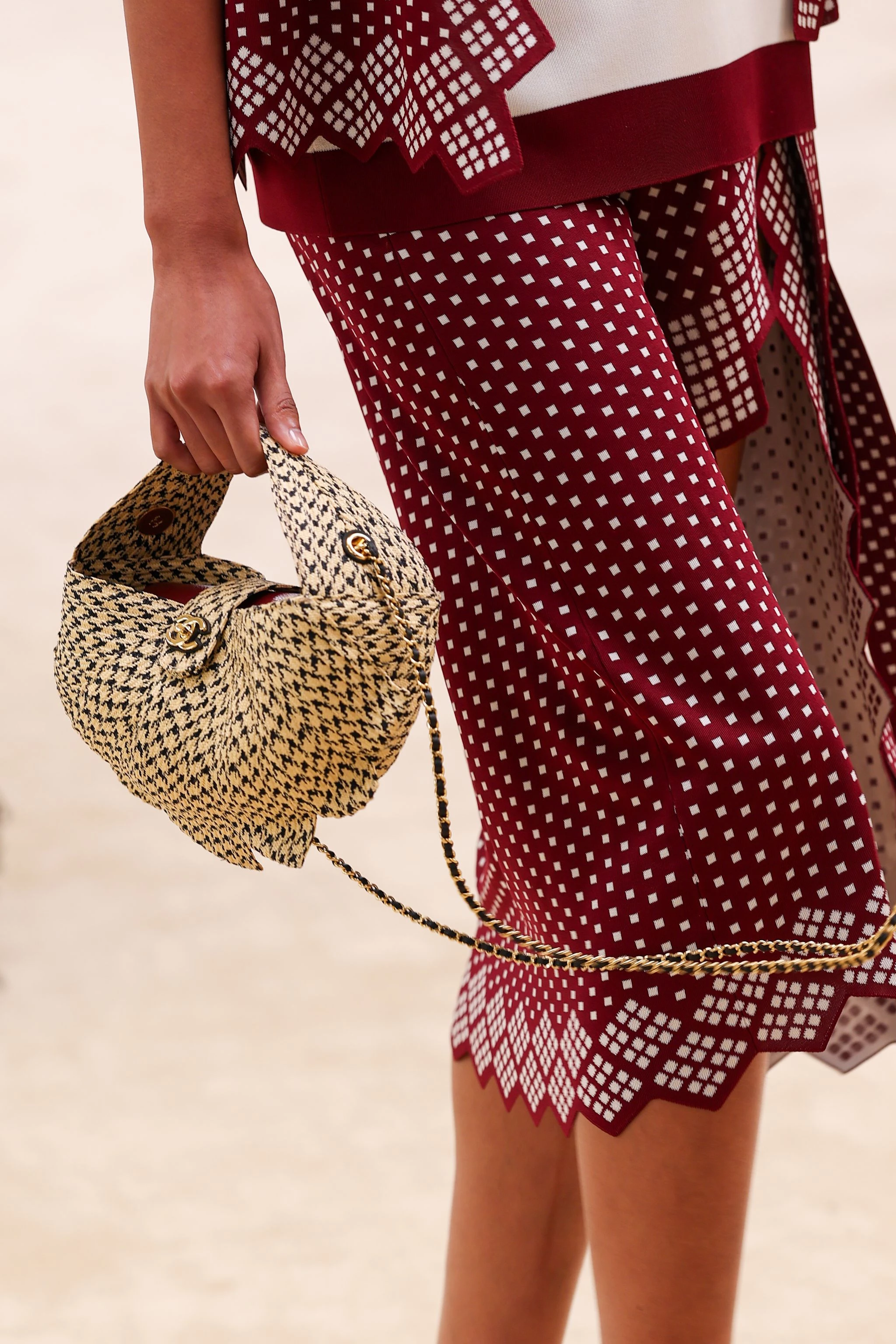 22 bags from the new Chanel collection that you want to take on vacation right now14
