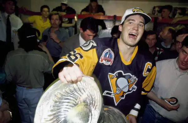 La famille de Claude Lemieux : l'ancien joueur de la LNH était-il apparenté à Mario Lemieux ? 6
