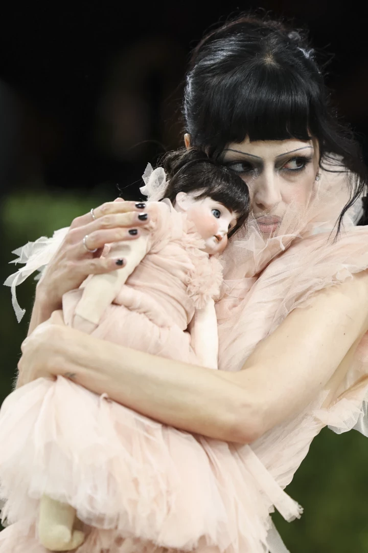 Met Gala 2026: What the Stars' Most Shocking Beauty Looks Really Meant9