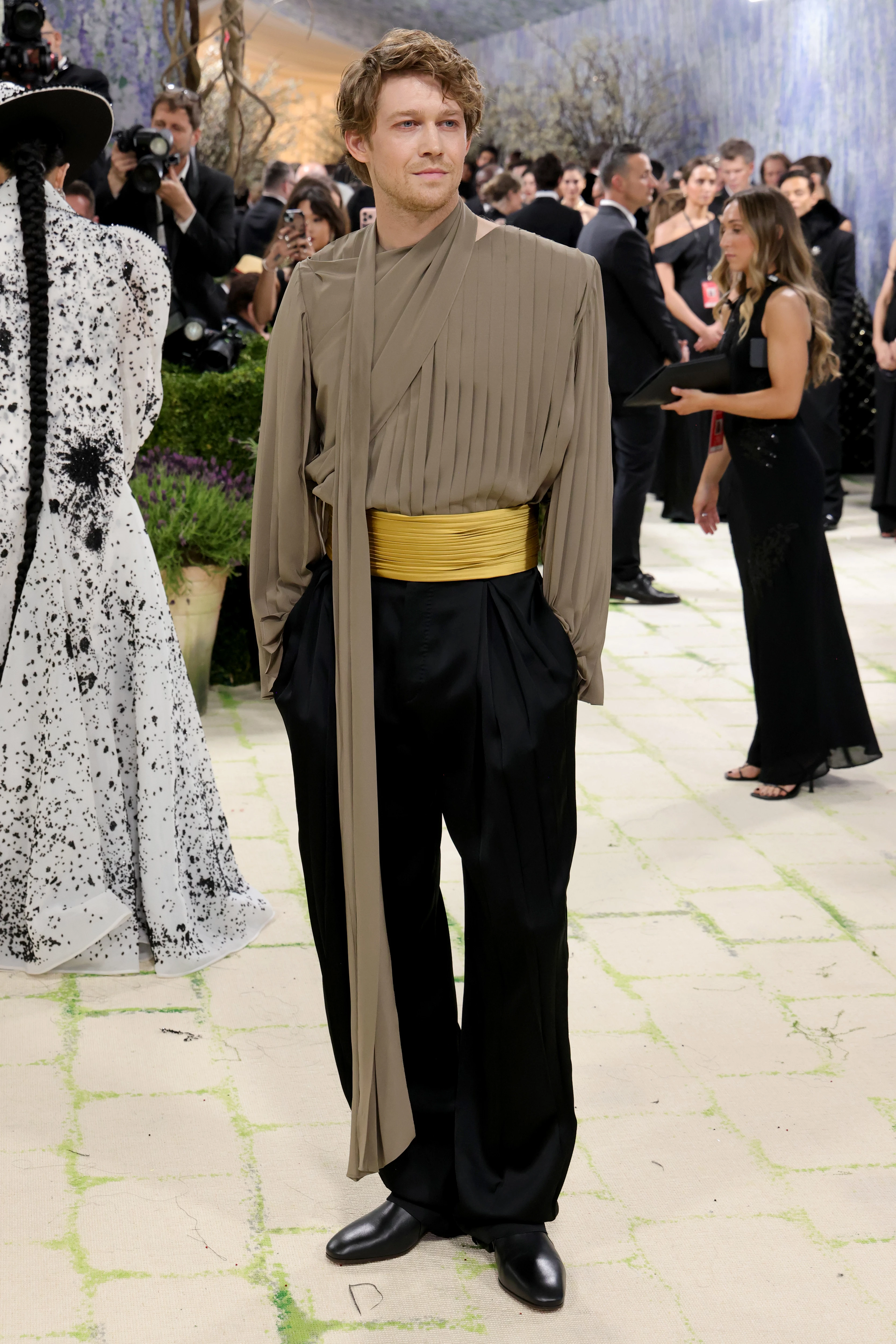 Joe Alvin in Valentino8