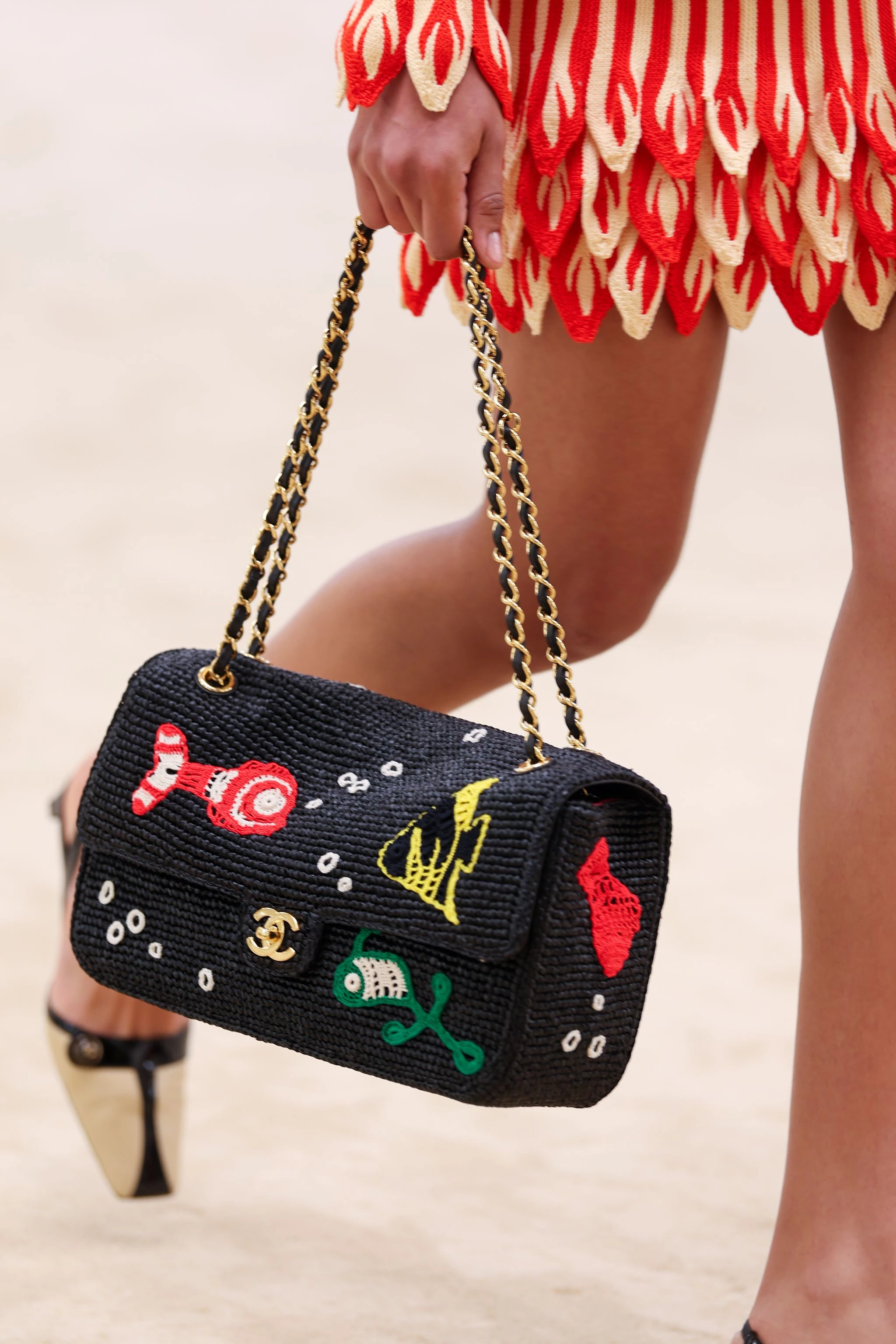 22 bags from the new Chanel collection that you want to take on vacation right now2