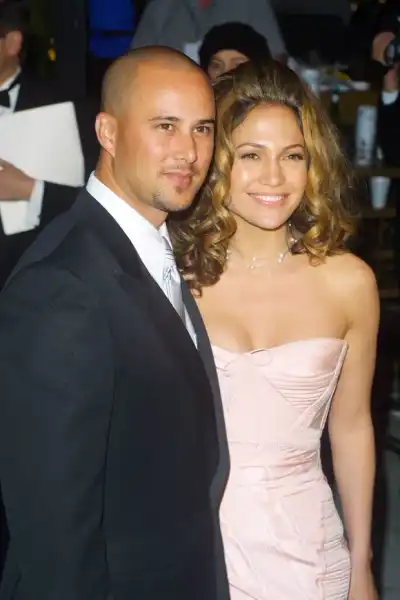 Jennifer Lopez'ın Eski Eşleri: Ben Affleck Dahil Geçmiş Evlilikleri 17