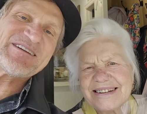 Giant Roses and Edith Piaf: The Violinist Showed Off Mom, and It's…