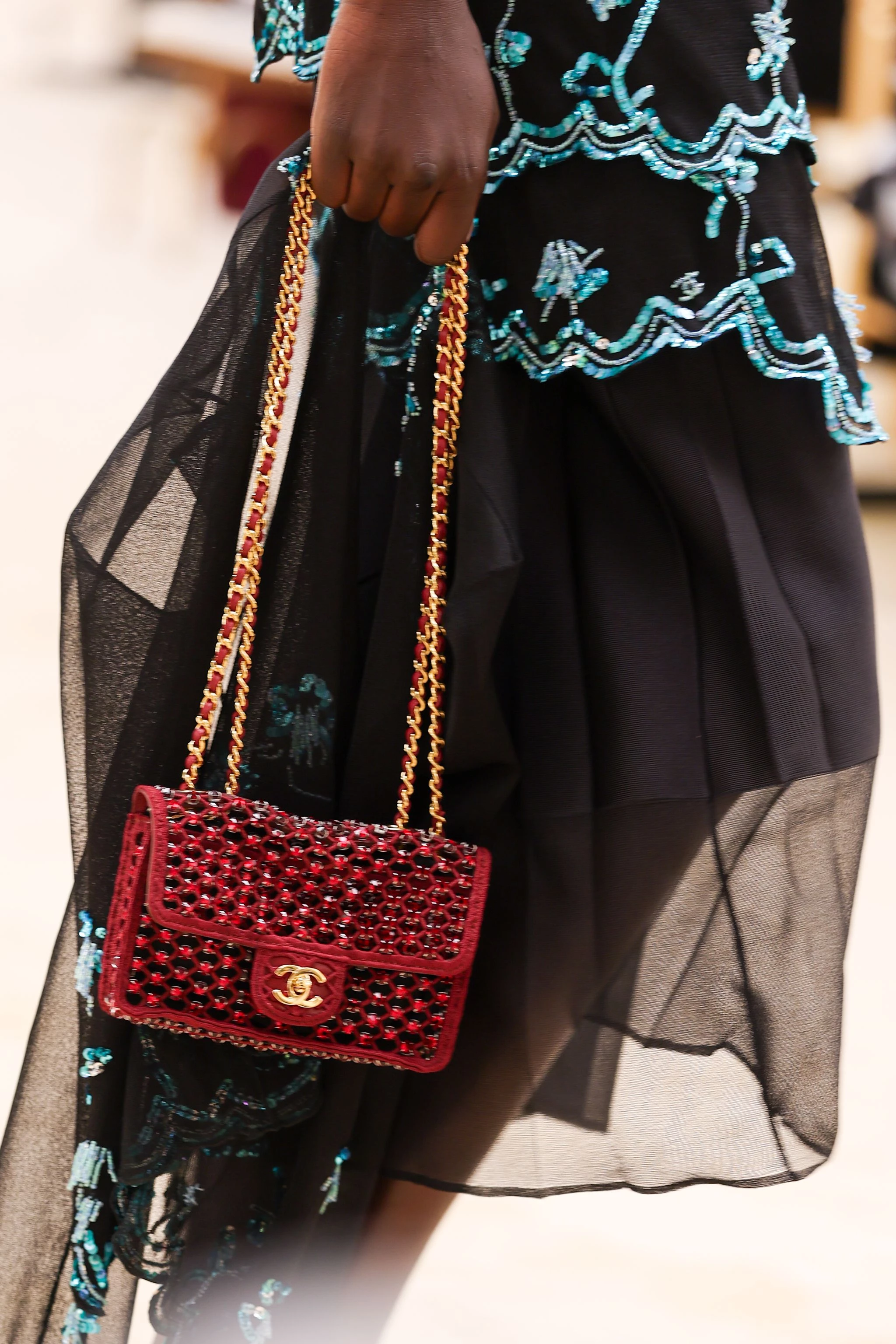 22 bags from the new Chanel collection that you want to take on vacation right now16