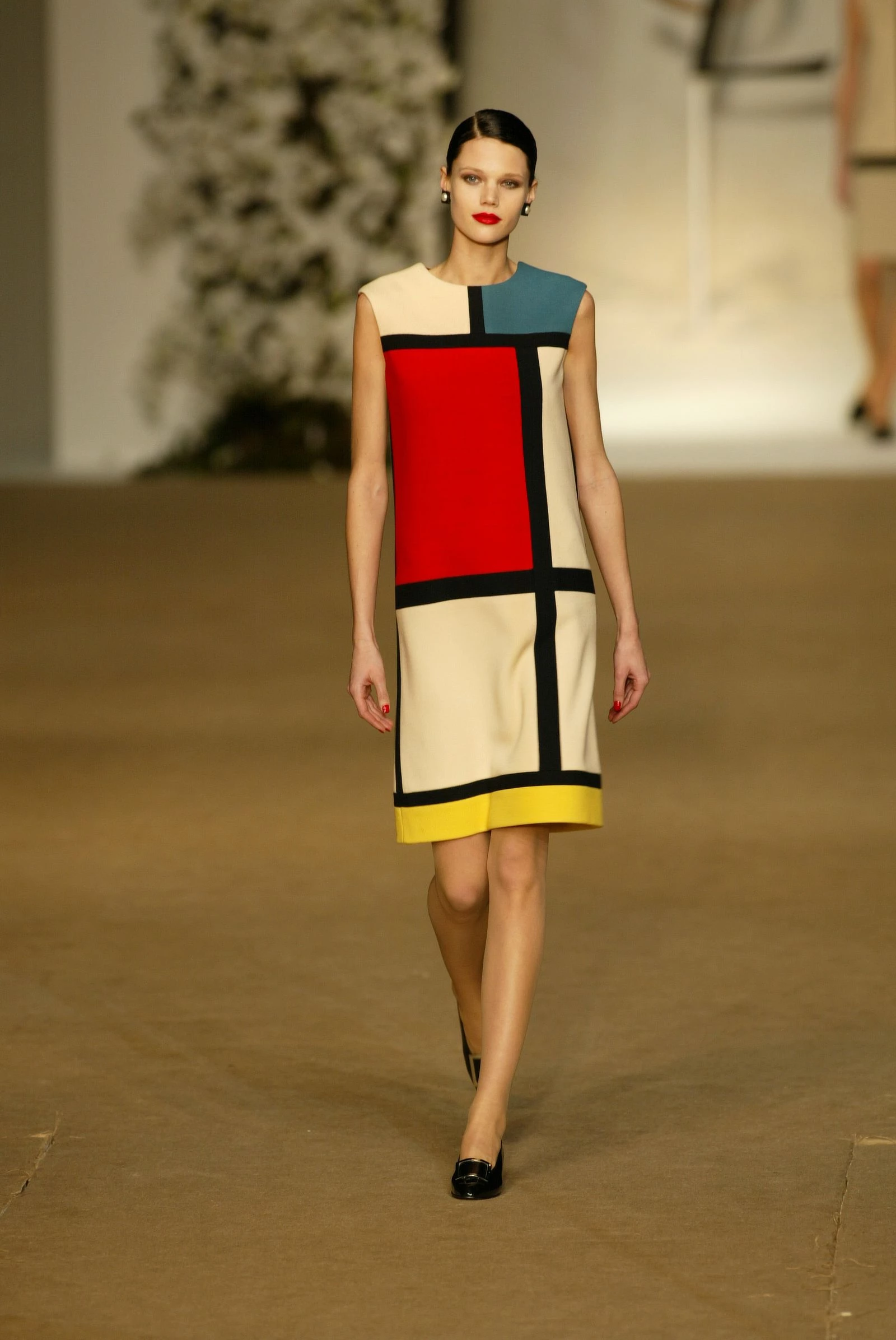 Yves Saint Laurent Haute Couture Spring-Summer 20023