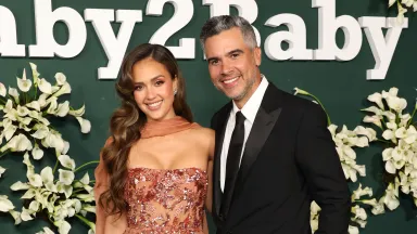HOME 25 Jessica Alba und Cash Warrens unbeholfene Distanzierung beim Abschluss ist nicht das,…