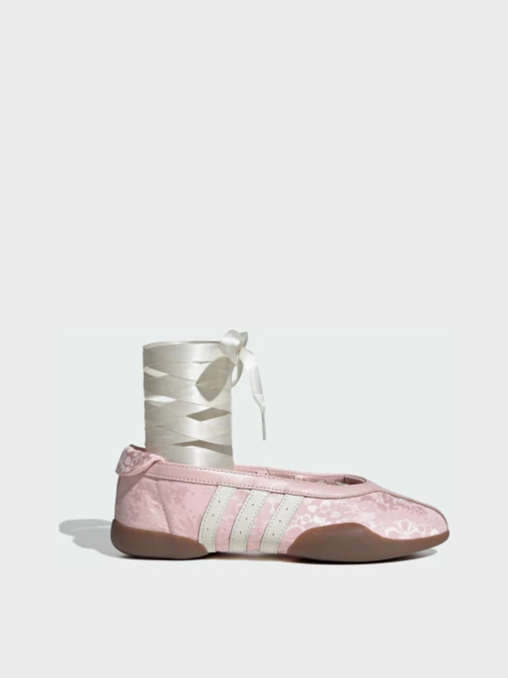 Berry pink ballet flats – the choice of fashionistas this summer 2026 7 Berry pink ballet flats – the choice of fashionistas this summer 20265