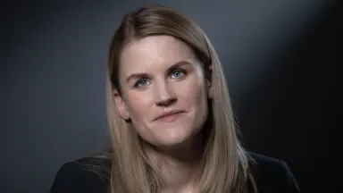 HOME 42 Wer ist Frances Haugen von „The Social Reckoning“? Treffen Sie…