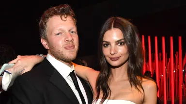 HOME 29 Qui a épousé Emily Ratajkowski ? Découvrez son ex-mari Sebastian Bear-McClard