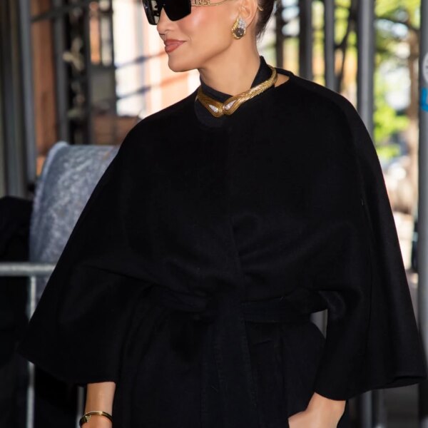 HOME 38 Jennifer Lopez wears a ballerina bun — the most elegant hairstyle of summer 2026