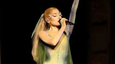 Ariana Grandein ‘Eternal Sunshine Tour’: Kaupungit, Päivämäärät, Kappalelista & Kaikki Päivitykset
