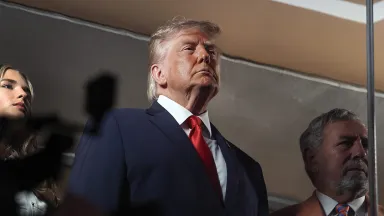 HOME 23 Trump Sleepy Bei NBA Finals Spiel Zwischen Knicks & Spurs?