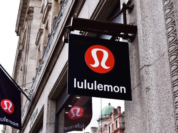 Lululemon expansion JD, sales